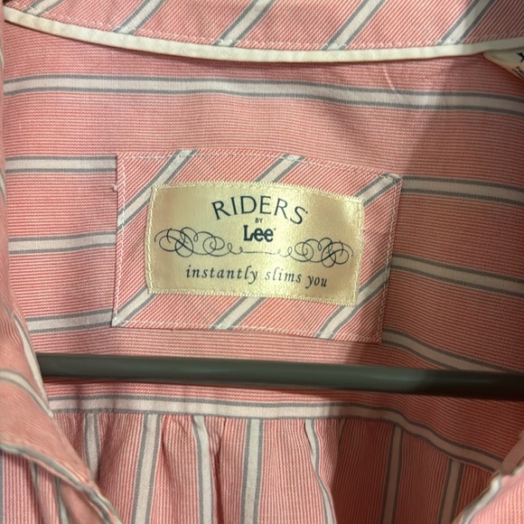 Lee Riders pink button down - Picture 2 of 4